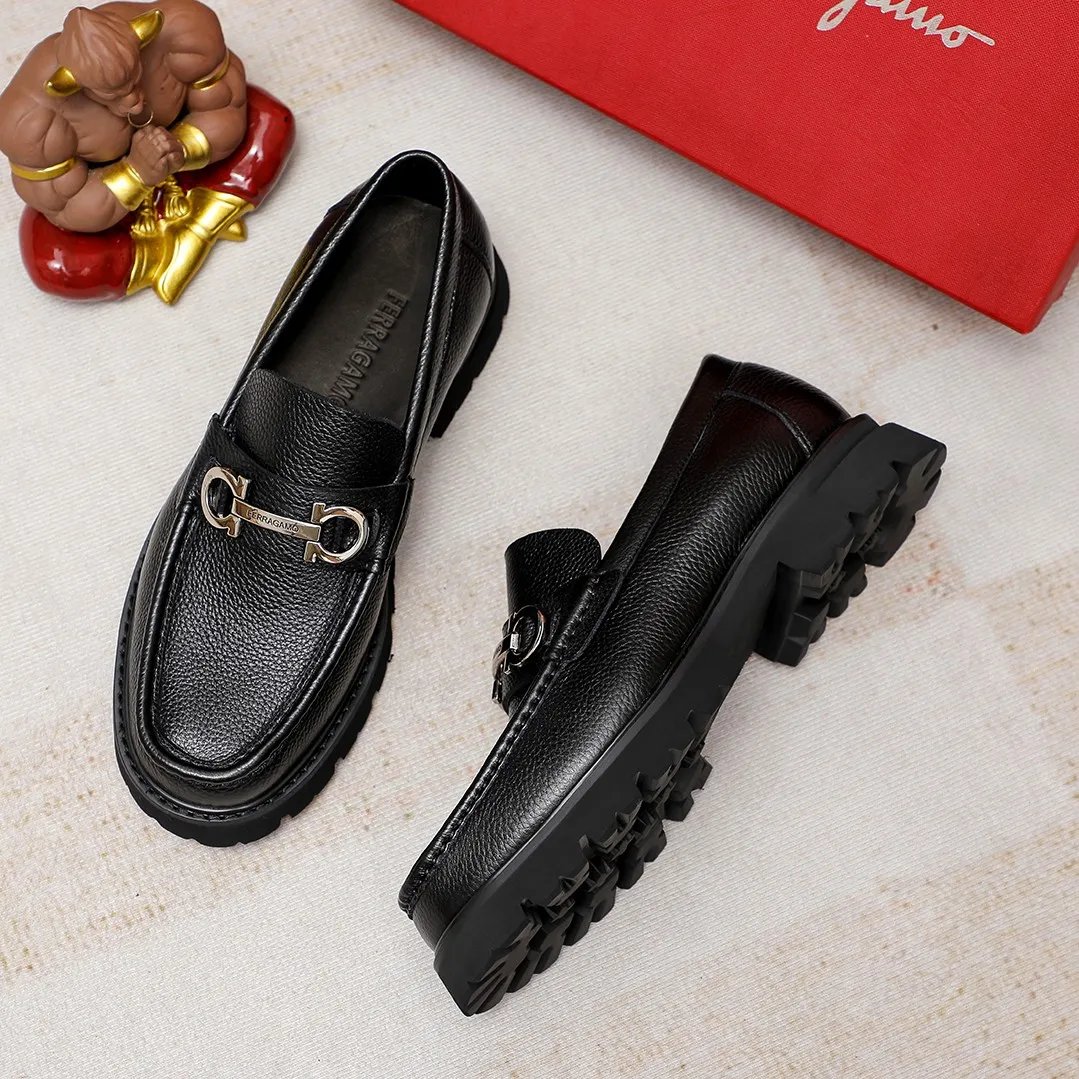 Men's shoes 💰460 🔥Ferragamo's new men's casual slip-on shoes🇨🇳Official website original 1:1 mold, original quality💯Fine workmanship, high-end luxury☘The upper is made of imported Italian first-layer cowhide🌴🐂Leather lining🍓Rubber wear-resistant and non-slip outsole, breathable and comfortable to wear🍍The first choice for high-grade men🍉3 colors available! Code number 38-45……